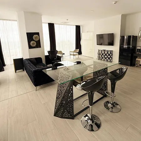 Maritimo Apartment Constanta